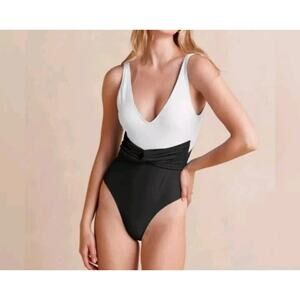 Summersalt The Deep Dive Twist Backflip One Piece Swimsuit Black & White Size 6